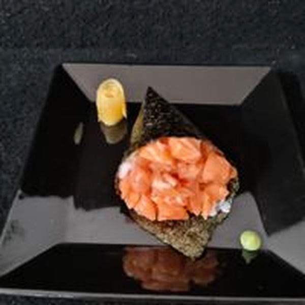 Temaki salmão